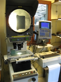 SARL VOIRIN PERE & FILS - Projecteur de Profil et son calculateur